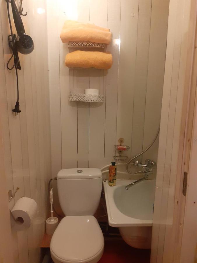 Avotu Stabu Private Flats In A Separate House For One Or Couple リガ エクステリア 写真